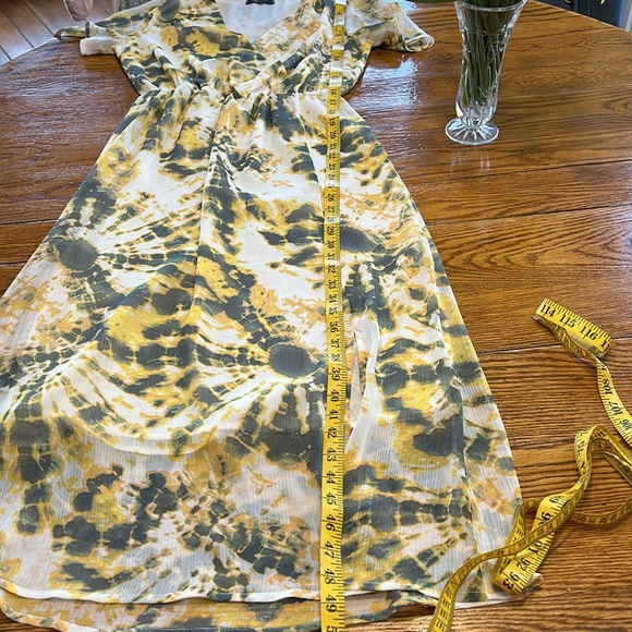 KLd yellow and gray tie dye print wrap front maxi dress. Split front, size Small - Picture 10 of 12